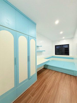 cho thuê nhà đẹp ngay sau nhà mặt đường phố trần nguyên hãn giá rẻ