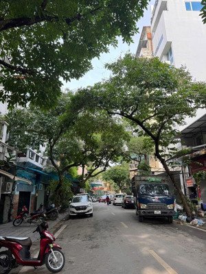 bán nhà phố đặng thai mai - tây hồ đường ô tô tránh vào nhà 300m mặt tiền 11m giá 75 tỷ