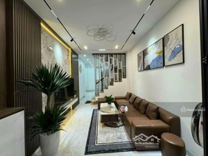 chỉ 50m ra phố trần duy hưng, căn nhà 6 phòng ngủ, 52m2, 5 tầng, ngõ thông, đi bộ ra bigc.