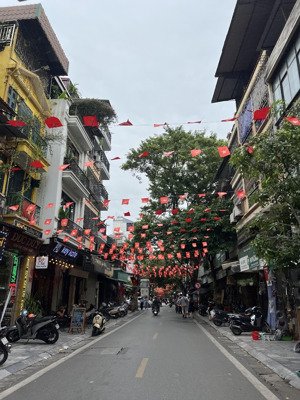 cho thuê nhà mặt phố hàng gai trung tâm quận hoàn kiếm đông khách du lịch