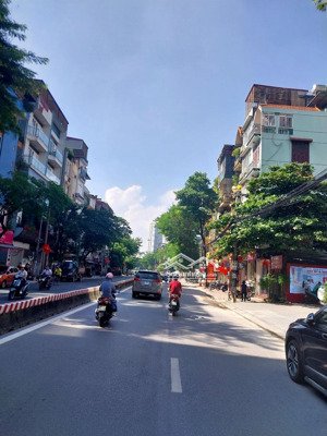 bán gấp nhà mặt phố tây hồ 6 tầng - 35m2 - ô tô vào nhà - sổ đỏ riêng