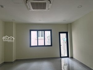 cho thuê văn phòng khu vực sang trọng, thuận tiện đi lại tất cả các quận 1, 3, 5, 10, 11 5 phút