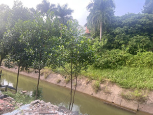 cần bán 200m2 đất ở ngay khu đô thị thiên mã giá chỉ hơn 10tr/m2 view sông