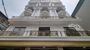 cần bán gấp nhà phố tư đình, long biên 56m2, 6 tầng, mặt tiền 4.5m, giá 13.6 tỷ