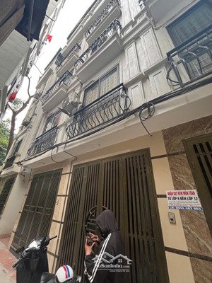 chỉ 6150 triệu nhận ngay nhà 5 tầng full nội thất oto đỗ cổng trung lai xá sổ đỏ trao tay