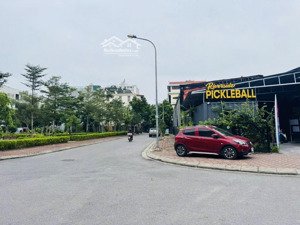 lô đất hoa hậu tđc giang biên - việt hưng
dt 75m2, mt 5.35m, view vườn hoa sát sân pickleball.