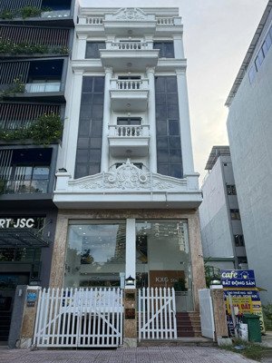 cho thuê tòa nhà nguyễn văn kỉnh, 1 hầm 7 lầu, full nội thất, dtsd 1000m², giá chỉ 135tr/tháng