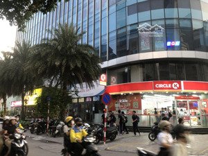 mặt bằng kinh doanh phố hào nam 200m mặt tiền 14m