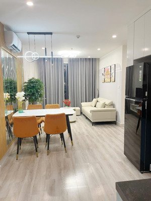 bán căn 2 ngủ s2.18 vị trí trung tâm, gần technopark & vinuni