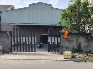bán xưởng diện tích sd 740m2 (đường thạnh lộc 41 ngay cầu năm bậu - điện 3 pha đầy đủ tiện ích