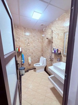 cho thuê nhà nguyên căn full nội thất ngõ 318 ngọc trì, thạch bàn - 8.5 triệu - 3 pn - gần aeon