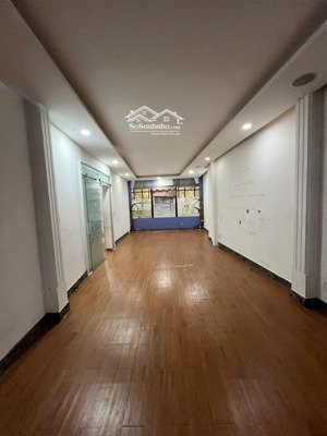 cho thuê nhà mặt tiền 1188 đường cmt8, phường 4, tân bình.dt 4,5 x 23m nở hậu 10m ( 130m2 )