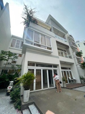 gấp !!! nhà chính chủ mặt tiền đường lê văn sỹ phường 12 quận 3