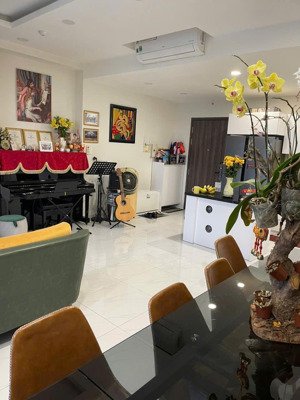 cần bán nhanh căn lavida+ q7 ntcb dính tường 70m2 giá chỉ 4,7 tỷ tổng giá 102%, có hỗ trợ vay bank