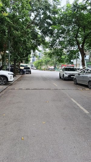 bán nhà liền kề kđt văn phú 90m2 mt 5m, nhà hoàn thiện gần metro