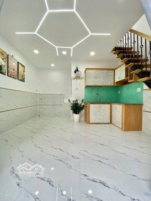 cô tư cần bán gấp nhà 3 tầng quận tân bình - giá rẻ - gần chợ hoàng hoa thám