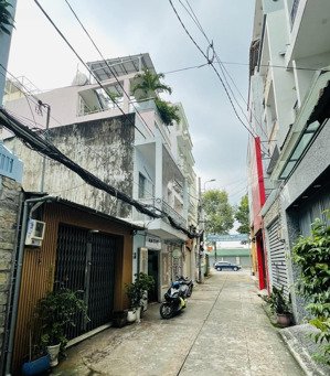 cc bán nhà 2 căn liền kề 269/6 & 269/8 lý thường kiệt, dt bằng nhau. đối diện đh bách khoa, gd ngay