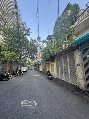 nhà phân lô cầu giấy ngõ hai ô tô tránh trước nhà ô tô dừng đỗ ngày đêm 90m 4 tầng nhỉnh 2x