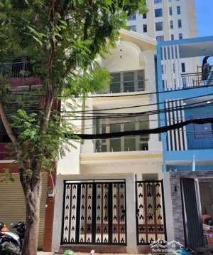 cho thuê mtkd tại lê quốc hưng, quận 4, sd 350m2, 3 tầng, 4,5mx30m, phù hợp làm văn phòng, 50 triêu