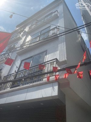 lô góc - ô tô đỗ tận cửa - rất tiện kd - 5 tầng - gần trường , gần chợ - 9.4 tỷ