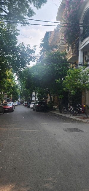 hiếm, bán bt hoàng quốc việt, cầu giấy, 210m2 x 4t, ô tô tránh, mt 12m, 4x tỷ