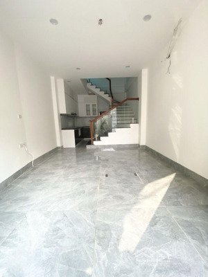 bán gấp nhà dương nội xây mới ,lô góc ,oto gần.