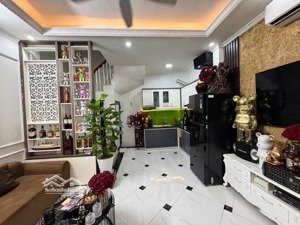 bán nhà riêng tại định công thượng, 7,8 tỷ, 30m2, 5 tầng, 3pn, 3wc, hướng đông