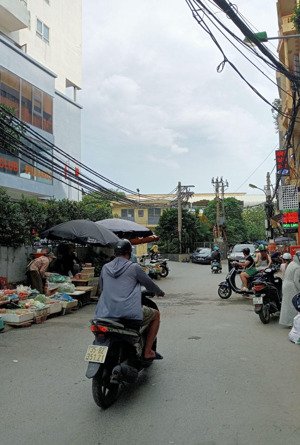 chính kinh, hàng xóm royal city, 60m2, 12.5 tỷ, 3 bước mặt phố