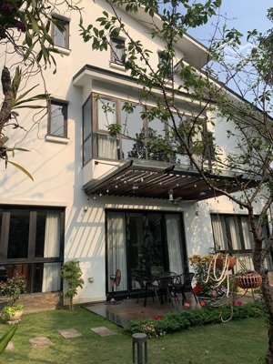 cho thuê biệt thự song lập góc ecopark, diện tích 250m2, giá 40tr/tháng