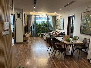 chủ nhà thiện chí bán nhanh chcc n01t8 ngoại giao đoàn,căn góc, dt 136.7m2, 4pn,sổ lâu dài, có slot