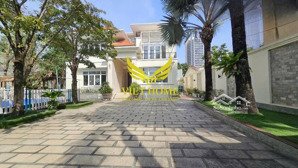 cho thuê villa kinh doanh trần văn sắc, 900m2, giá 160tr/tháng, trệt, 2 lầu hồ bơi sân vườn