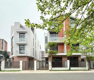 bán căn tứ lập ánh dương rẻ nhất dòng tứ lập vin 3 diện tích 120m2 giá 17,9 tỷ lh: 