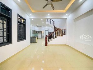 gấp bán mặt phố trung hòa, 97m2, 6 tầng, phố 4 ô tô tránh, vỉa hè rộng, kinh doanh, đẹp