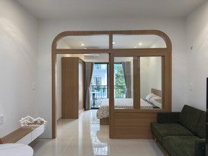 giá ưu đãi cho căn 1pn 40m2 mới toanh, sạch sẽ an ninh gần vincom thảo điền quận 2. l/h: 