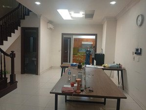 cho thuê liền kề splendora, 4 tầng, 4 phòng ngủ, đủ đồ và đồ cơ bản, giá cực tốt