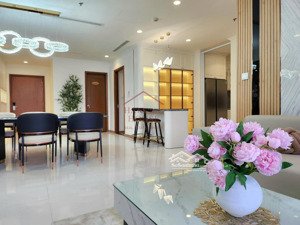 cho thuê căn hộ 3pn 126m2 nội thất luxury tại landmark 3, tầng trung view nhìn landmark 81 siêu đẹp