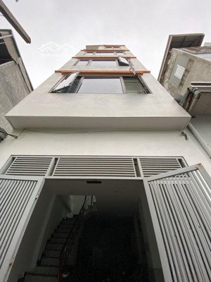 ba bước ra phạm văn đồng - 5 tầng 7 ngủ - ô tô quanh ngõ