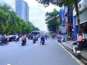 bán nhà mặt phố đội cấn,ba đình lô góc 2 mặt đường ô tô vỉa hè kinh doanh vô địch mt 16m 31.8 tỷ