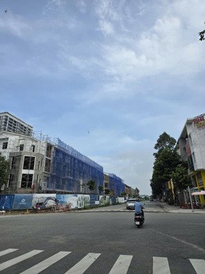nhà phố 3mt - 4tầng/dtxd 475m2/sát bên aeon mall thủ dầu một, p. bình dương, tp.hcm),nh cho vay 75%