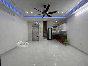 bán nhà xã đàn 38m 6 tầng thang máy 9,5 tỷ.