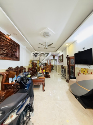 nhà 2 tầng hxh ngay đh công thương lê trọng tấn 4x15,5 giá chỉ 5,8 tỷ sổ riêng vuông vức