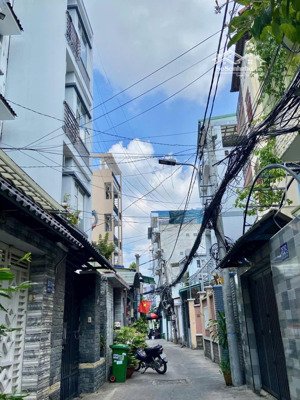 âu dương lân hxh 94m2 , 3 tầng ngang 5 nở hậu 7 dài 19,5m. giá chỉ 9,5ty