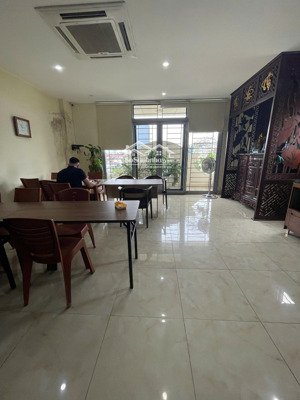 cho thuê nhà mới phân lô đỗ quang- trung hòa, 65m²x 5t, vỉa hè siêu rông, ô tô đỗ quanh. giá 25tr