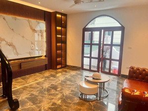 bán nhà phố nguyễn văn cừ 58m mặt tiền rộng, khuôn tiền nhỉnh 12 tỷ. nhà 5 tầng thang máy, ngõ ô tô