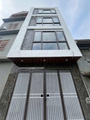 nhà 4 tầng mới tinh - cạnh học viện cảnh sát ô tô đỗ cửa vào nhà - 20m ra đường tây thăng long