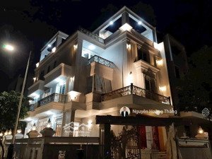 cho thuê biệt thự nt gỗ quý cao cấp, 105tr/th 5pn, đảo kim cương q.2, vào ở ngay lh 