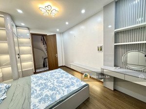 nhà đẹp giải phóng ngon bổ rẻ- ôtô đỗ cổng- ngõ thông- 2 mặt thoáng- vài bước ra phố- full nội thất