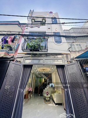 siêu phẩm mới 3 tầng - hẻm xe hơi 1 trục - 30m ra mt đối diện cổng t3 - khu phạm văn bạch sầm uất