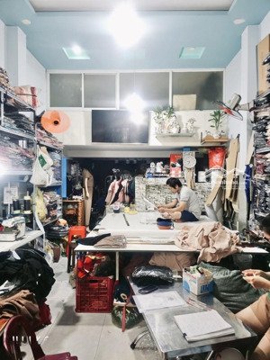 sát vách quận 11 hẻm xe hơi thông 112m2 (4.3x26m) 4 tầng btct có 11 phòng trọ vừa ở vừa