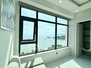 bán căn hộ góc view trực diện biển giá tốt